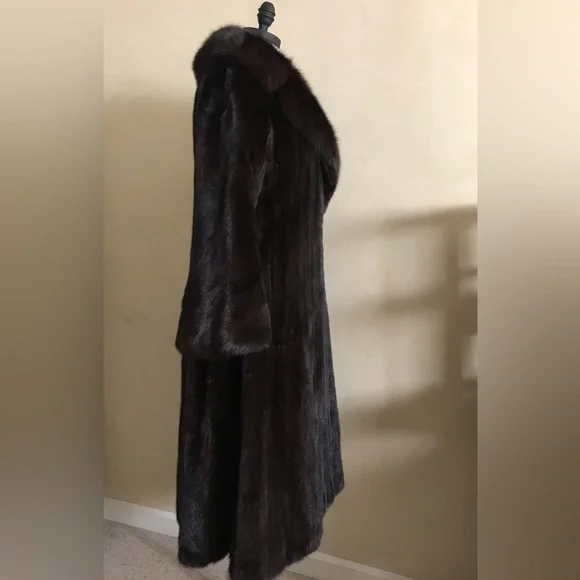 Vintage Genuine Mink Fur Coat - Picture 3 of 13